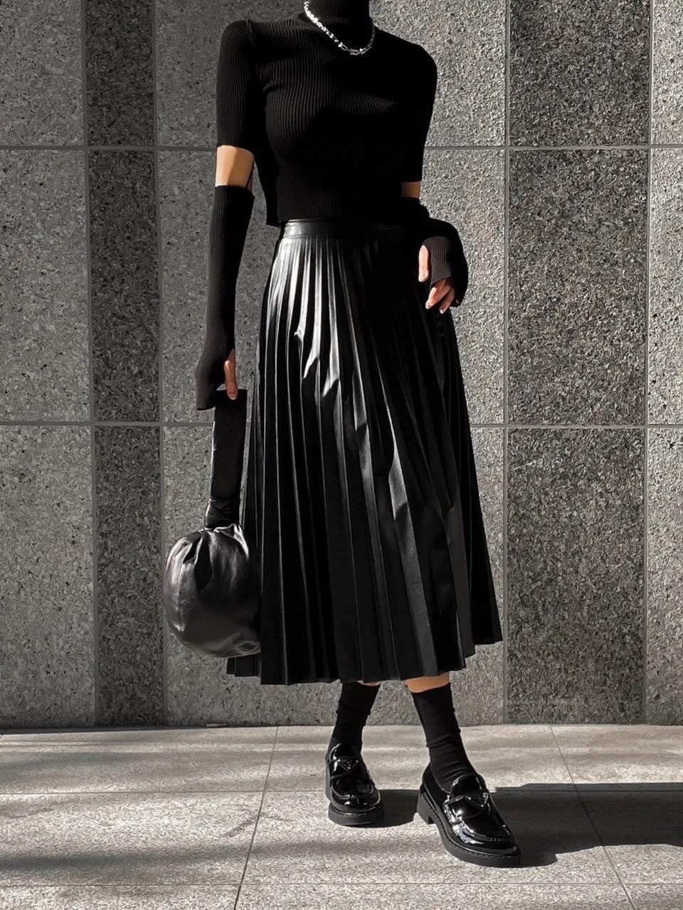 VEGAN LEATHER PLEATED FLARE SKIRT